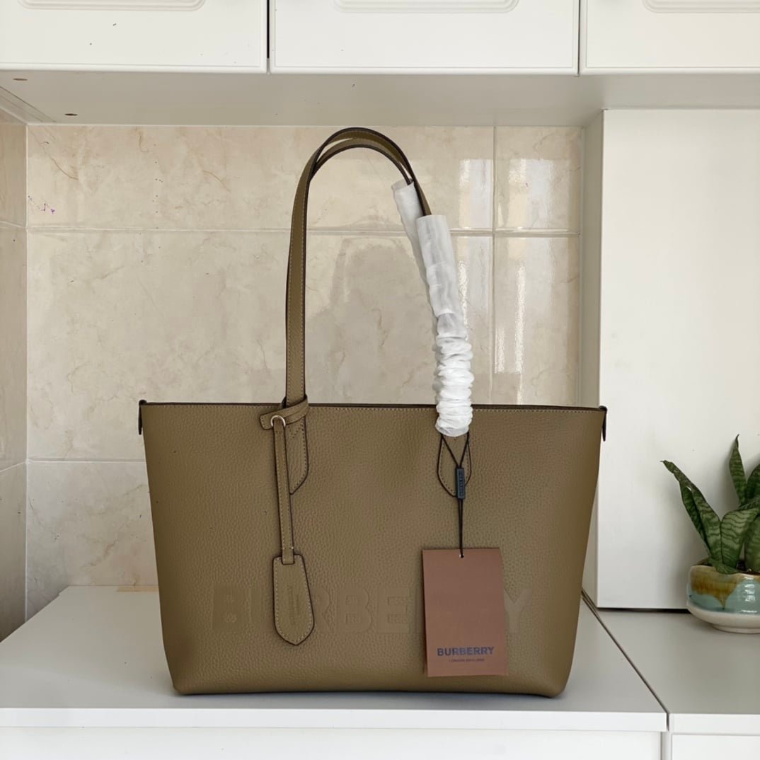 Burberry Ardwell Medium Zip Tote