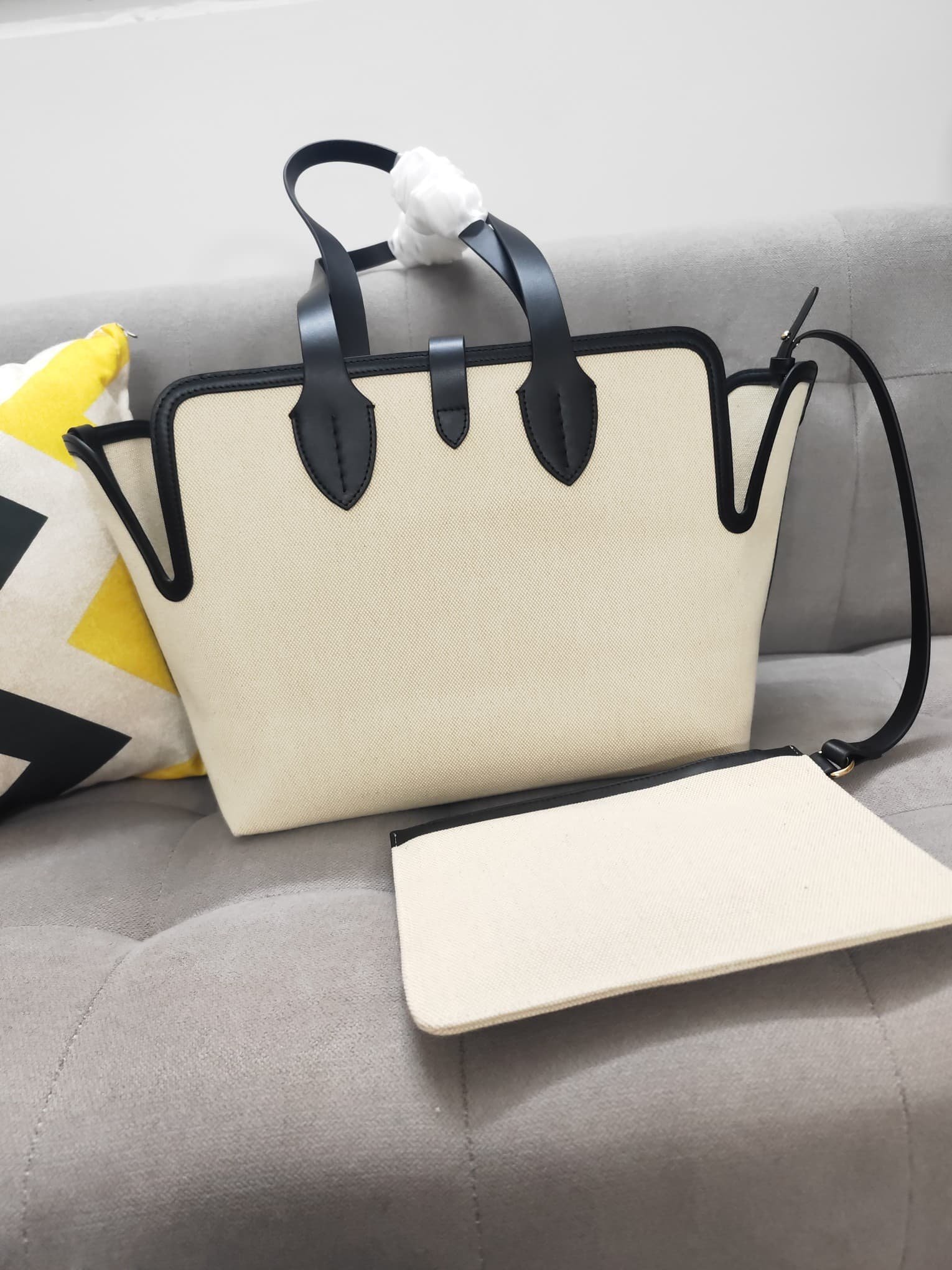 Burberry Horseferry House Tote