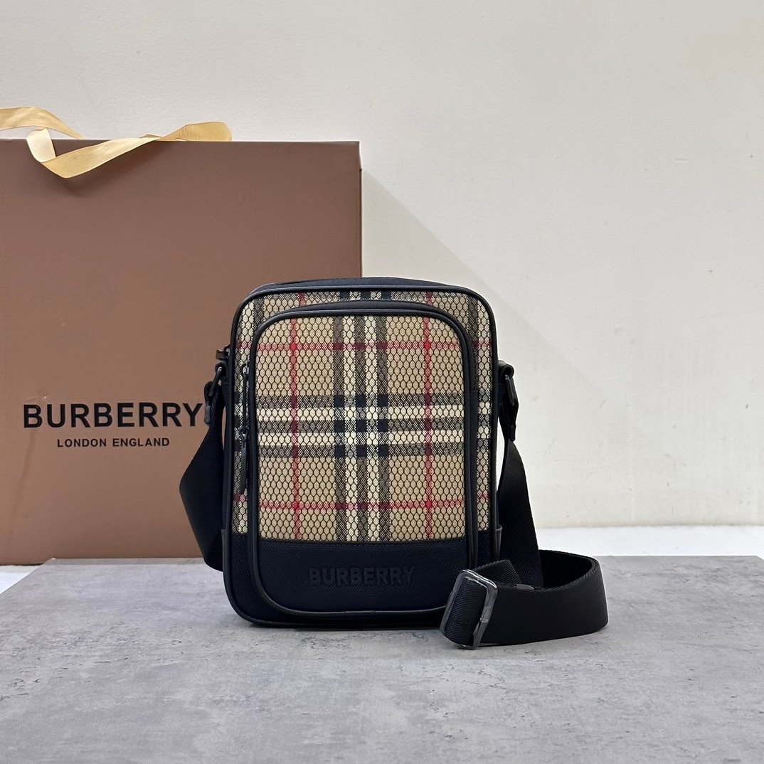 Burberry Freddie Zipped Messenger Bag