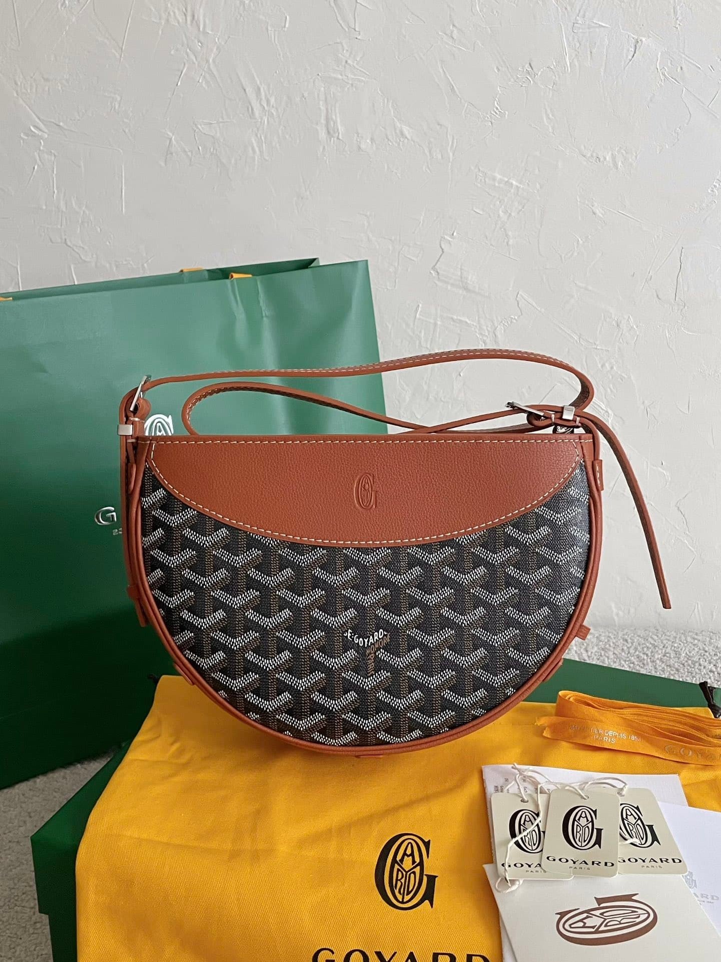 Goyard Hirondelle Leather Bag