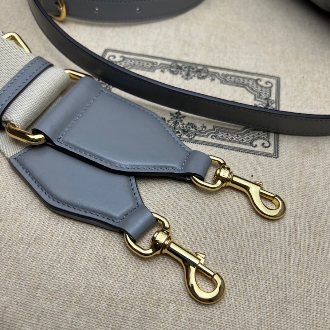 Gucci GG Matelassé Small Bag