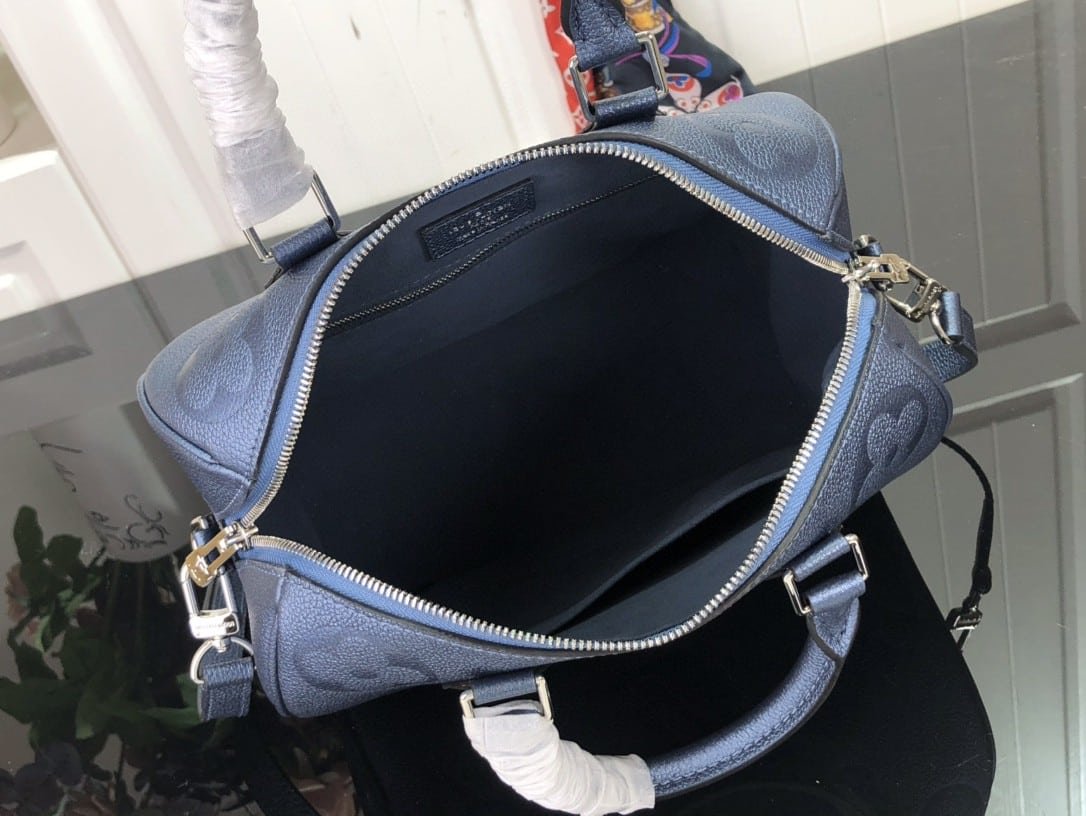 Louis Vuitton LV Monogram Bandoulière 25