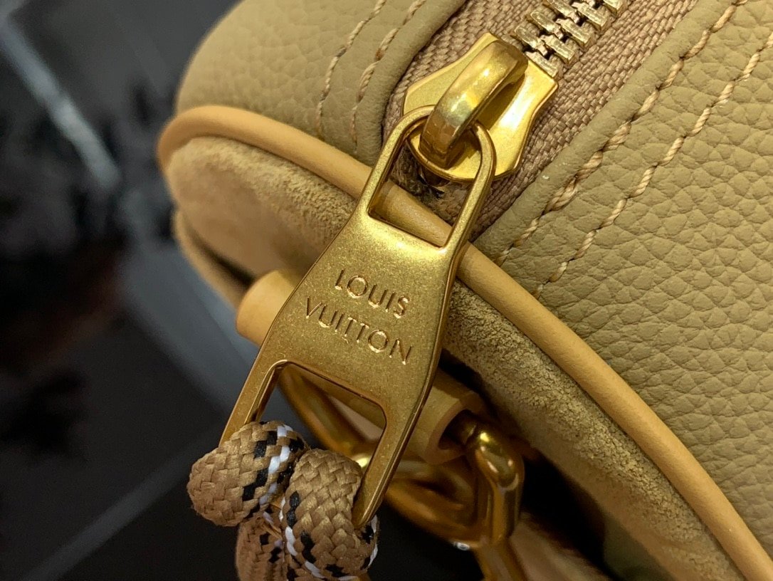 Louis Vuitton LV Keepall Bandoulière 25