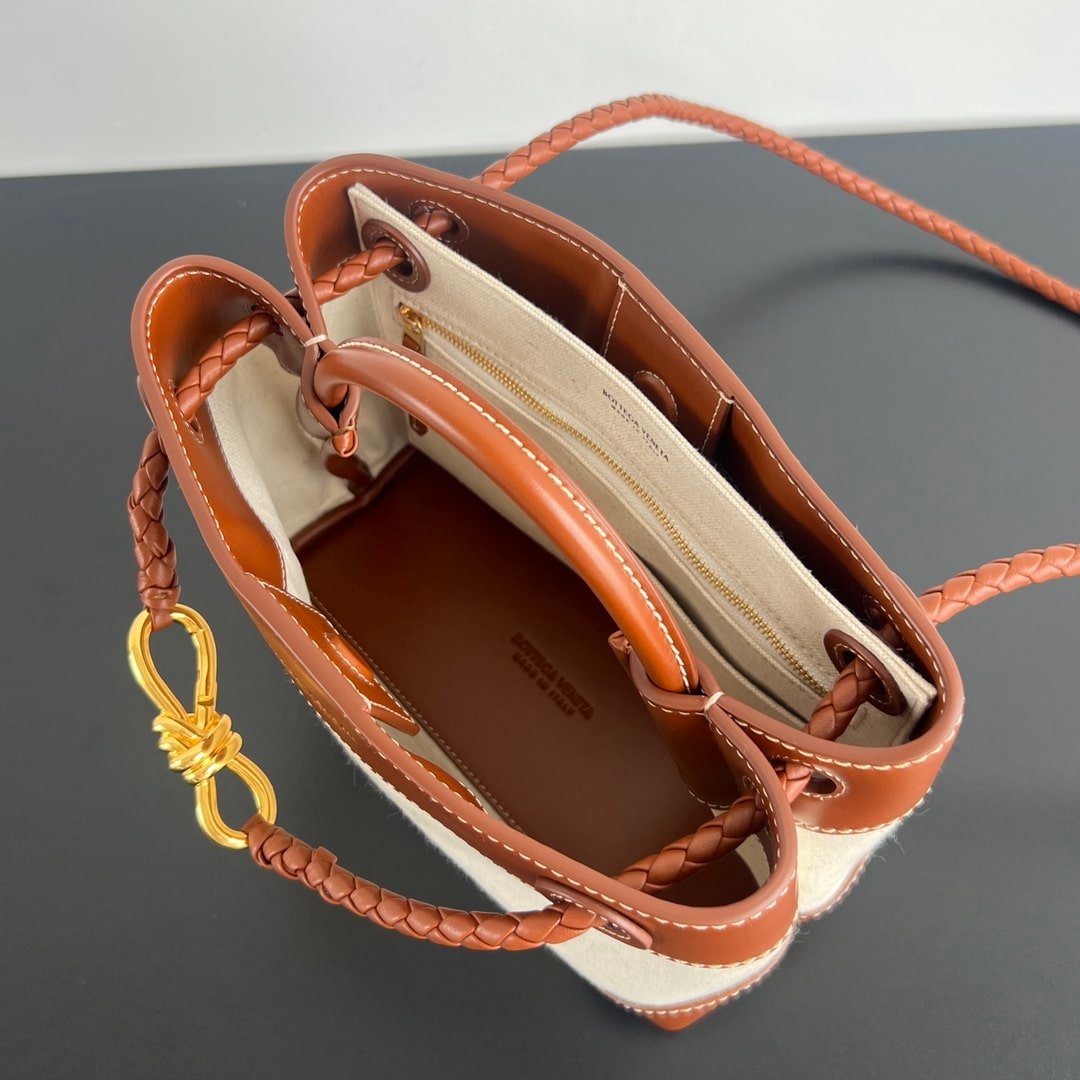 Bottega Veneta Andiamo Handbag