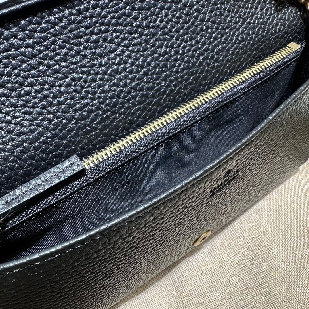 Gucci Interlocking G Coin Half Wallet