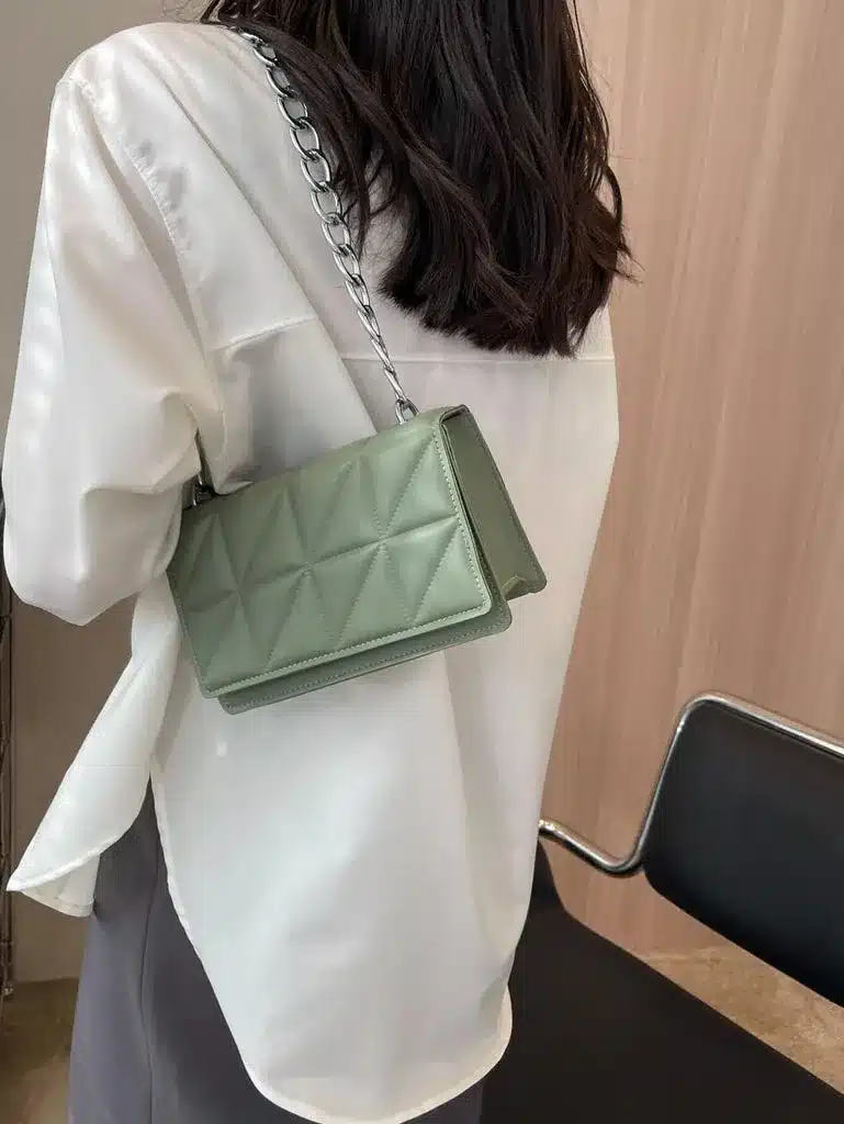 SHEIN Quilted Chain Bag