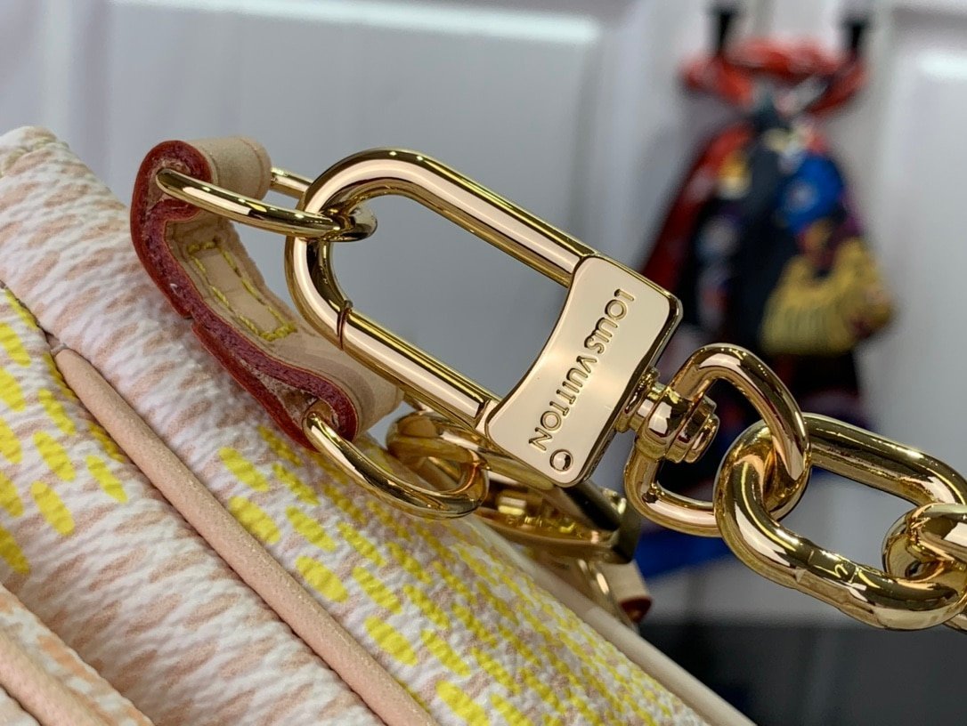 Louis Vuitton Pochette Métis East West - Image 4